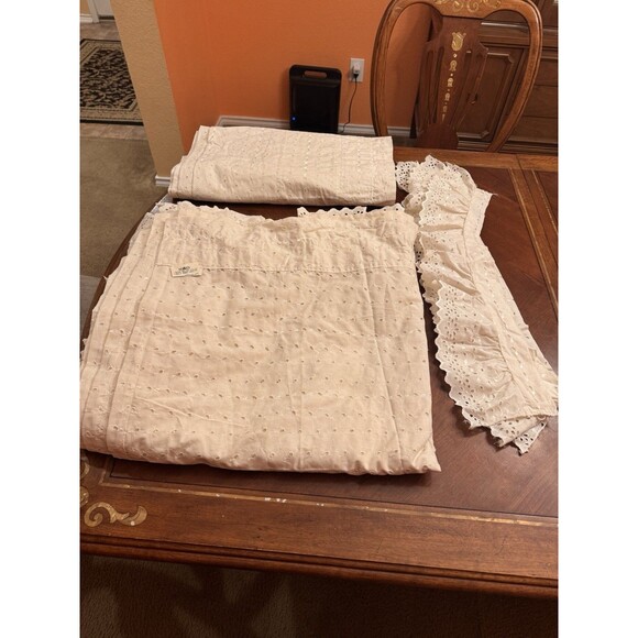 Dan River Window Curtain 40X87 & 3 Valences 19X83 inches White Eyelet - Picture 4 of 8